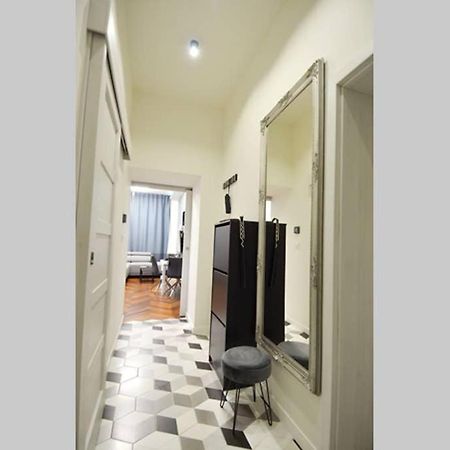 Brandly New Apartment Andel Прага Екстериор снимка