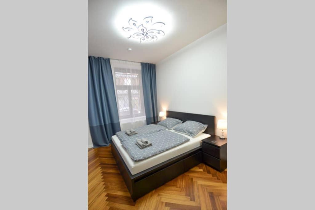 Brandly New Apartment Andel Прага Екстериор снимка