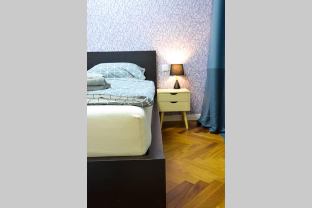 Brandly New Apartment Andel Прага Екстериор снимка